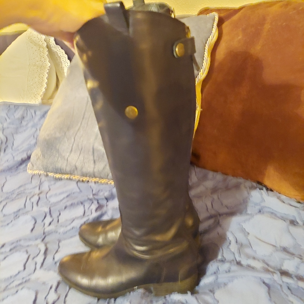 Leather boots